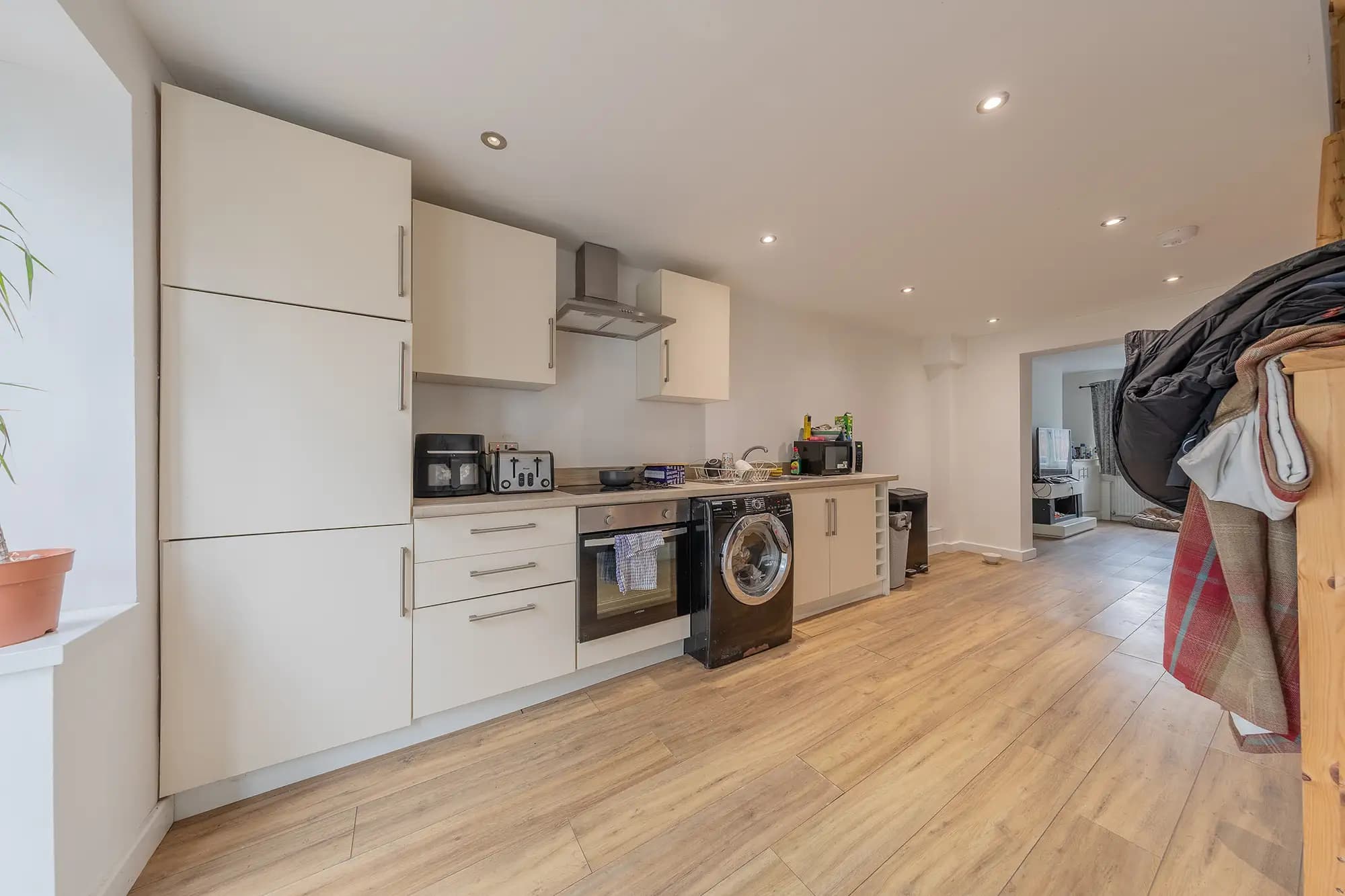 property photo 5 of 23