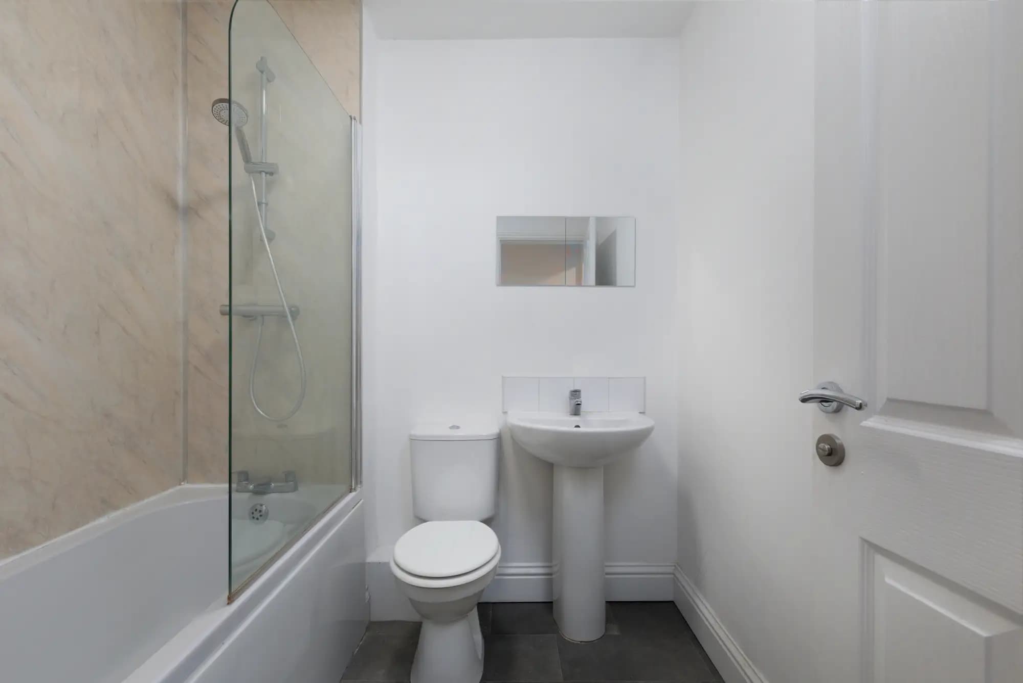 property photo 6 of 20