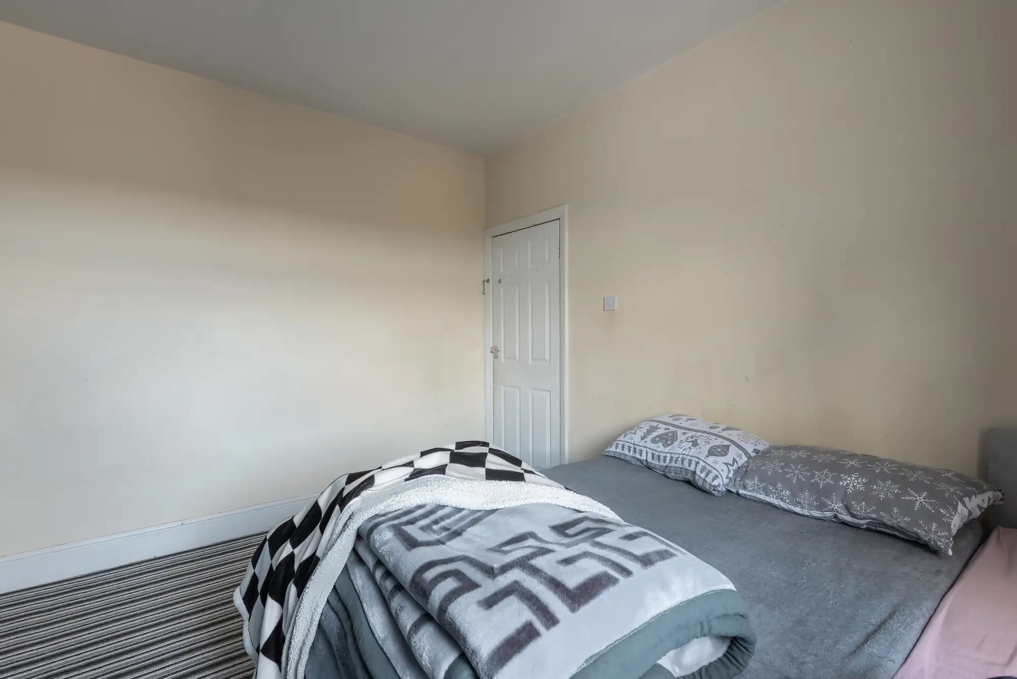 property photo 11 of 25