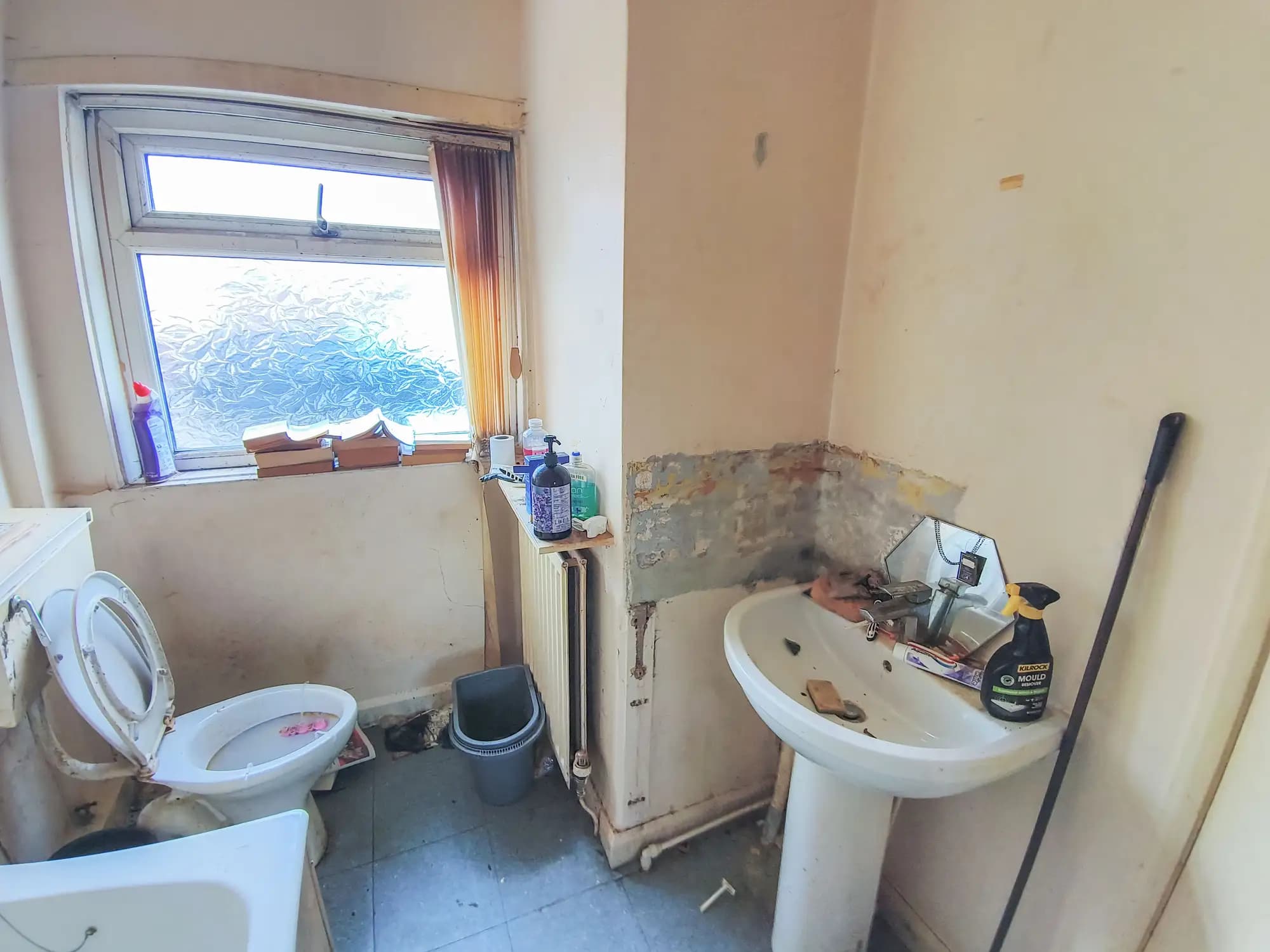 property photo 6 of 11