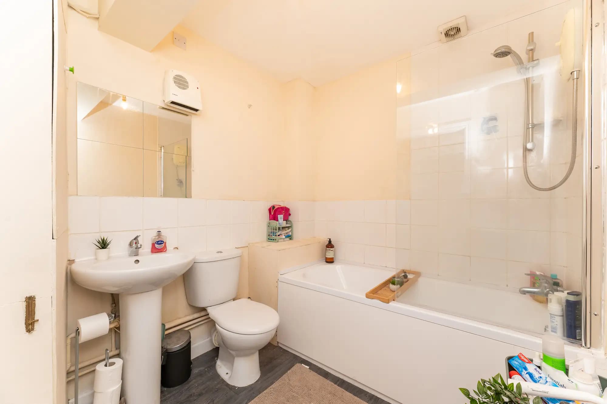 property photo 10 of 28