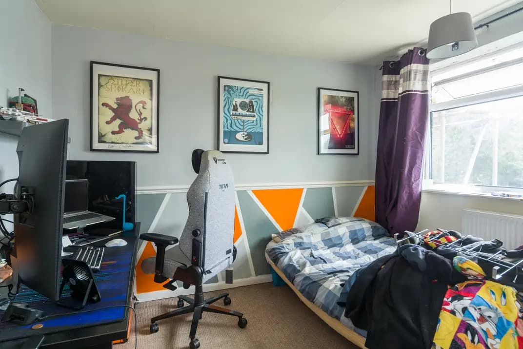 property photo 15 of 28