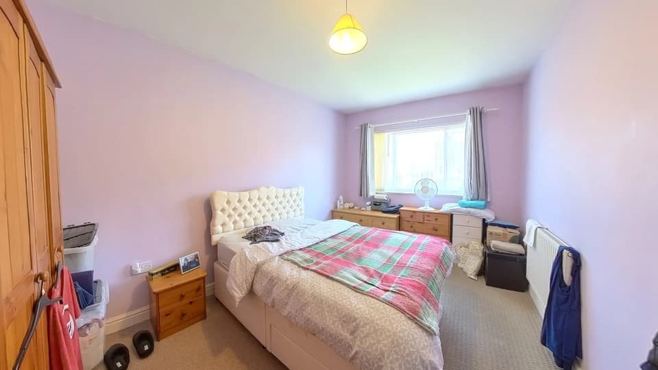 property photo 10 of 17