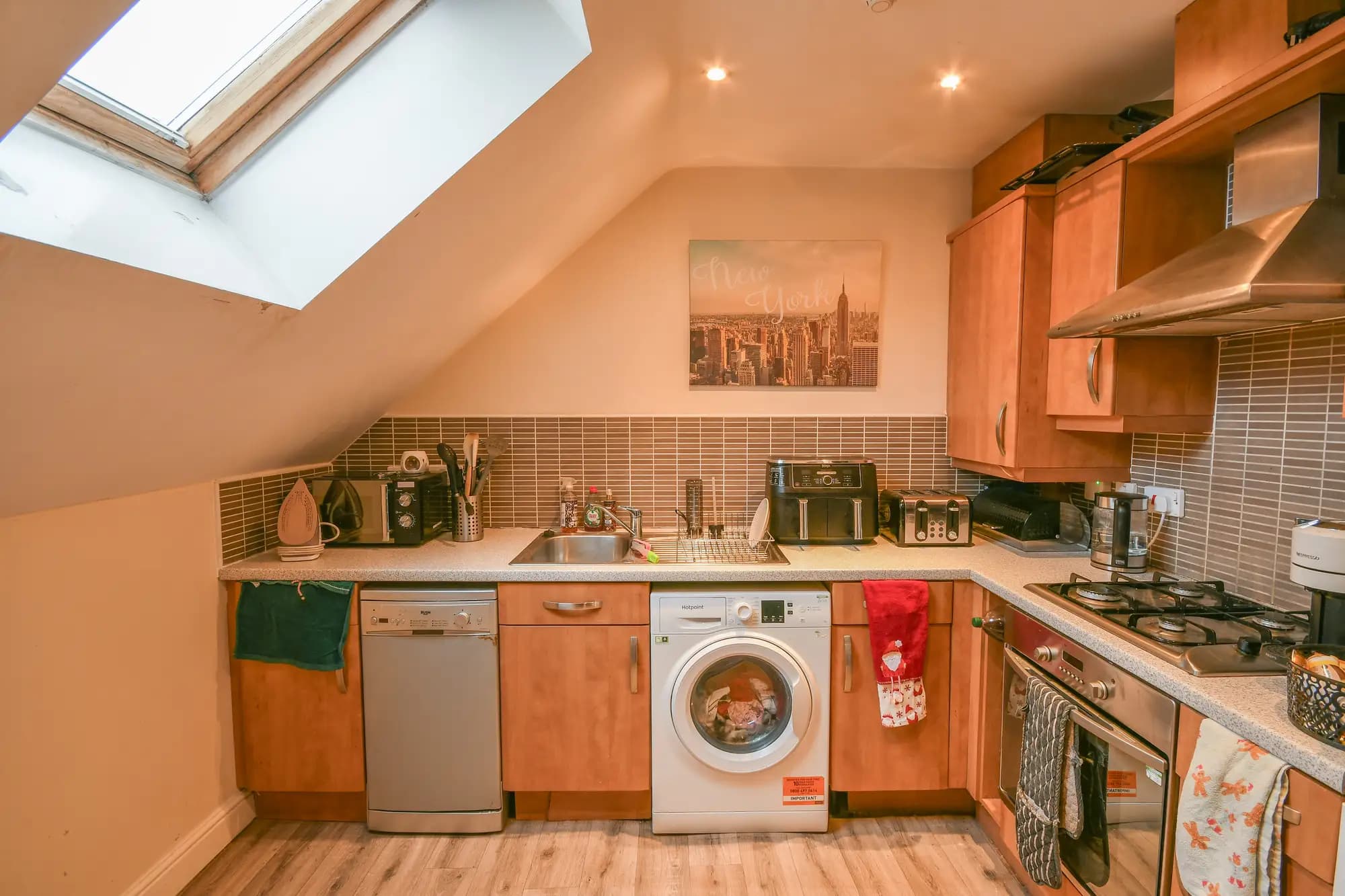 property photo 5 of 15