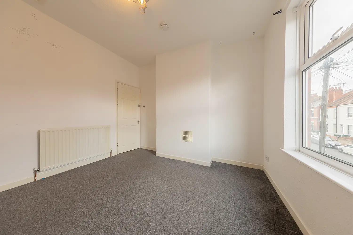 property photo 17 of 26