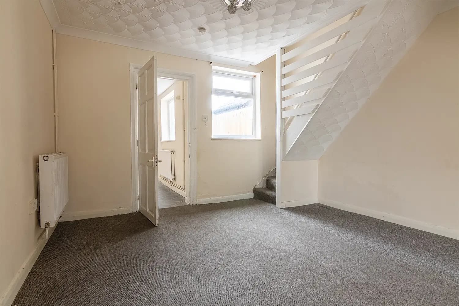 property photo 3 of 28