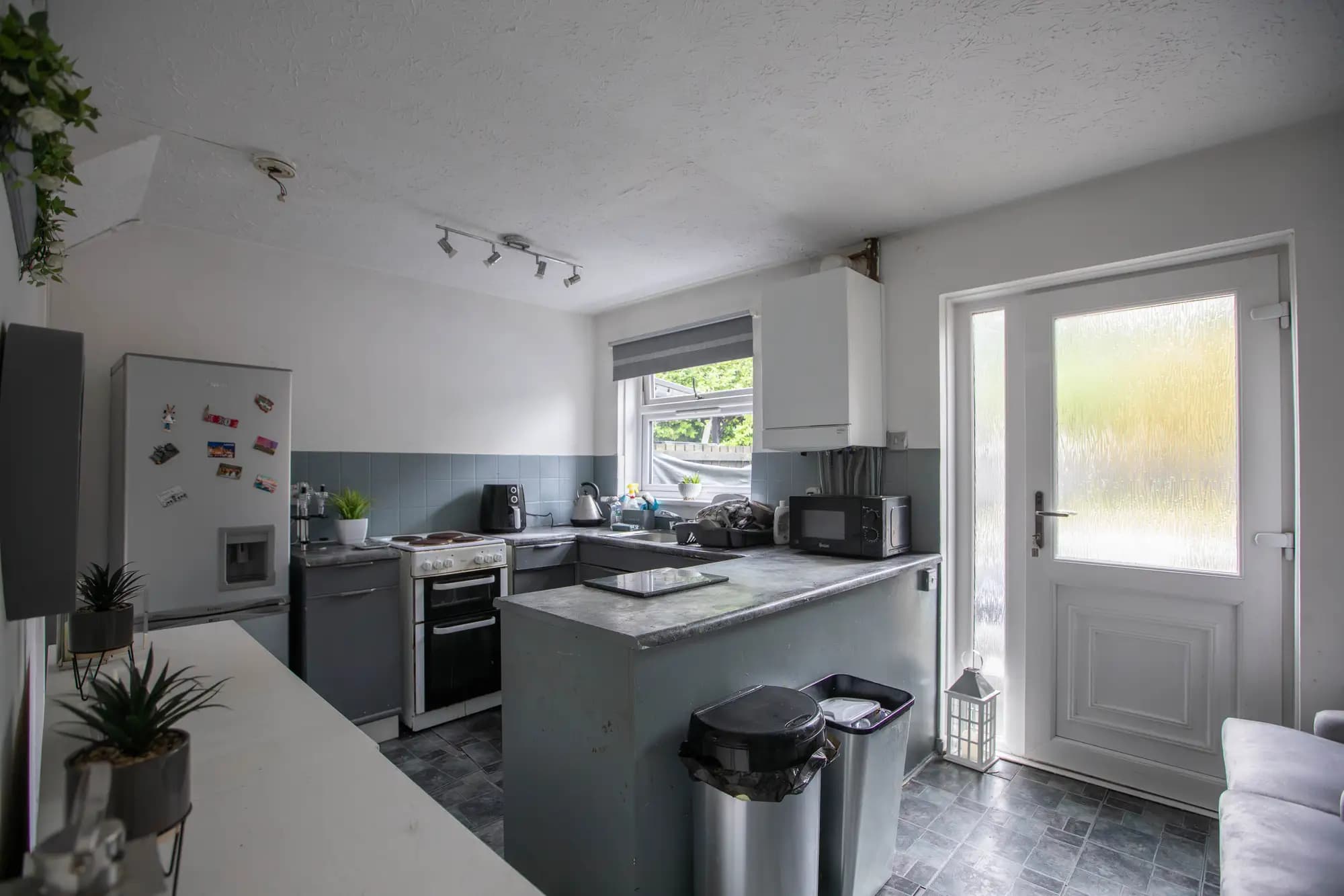 property photo 10 of 33