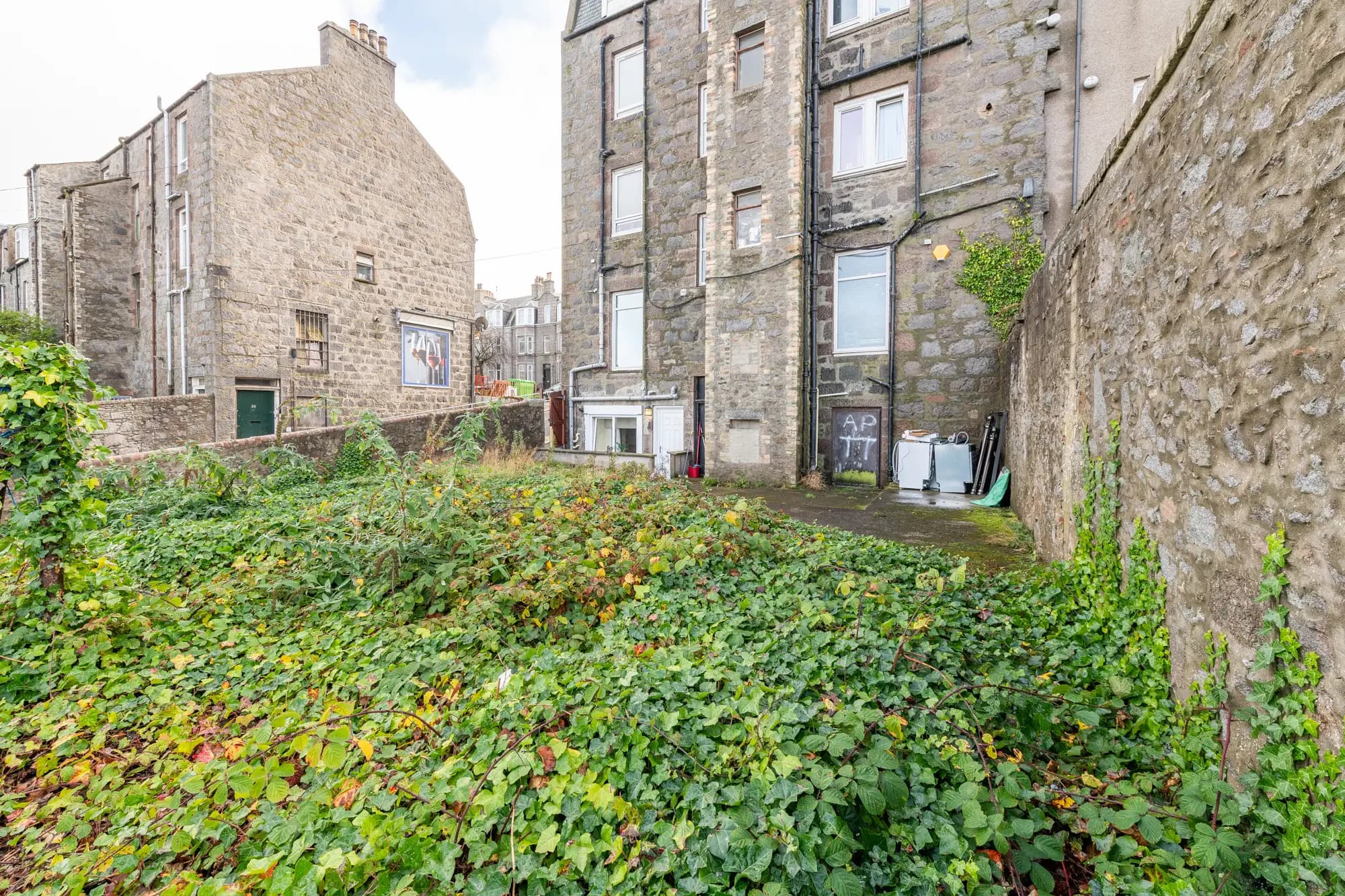 property photo 27 of 31