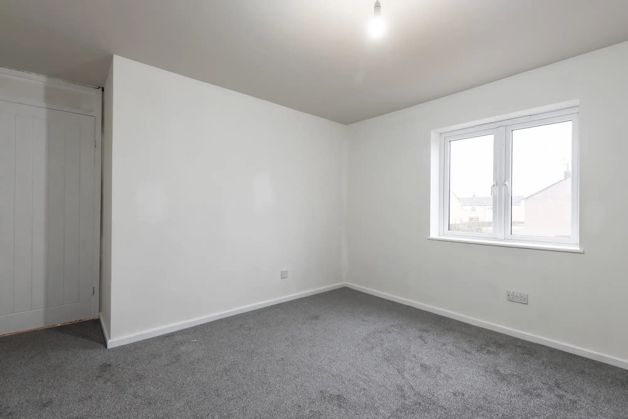 property photo 12 of 28