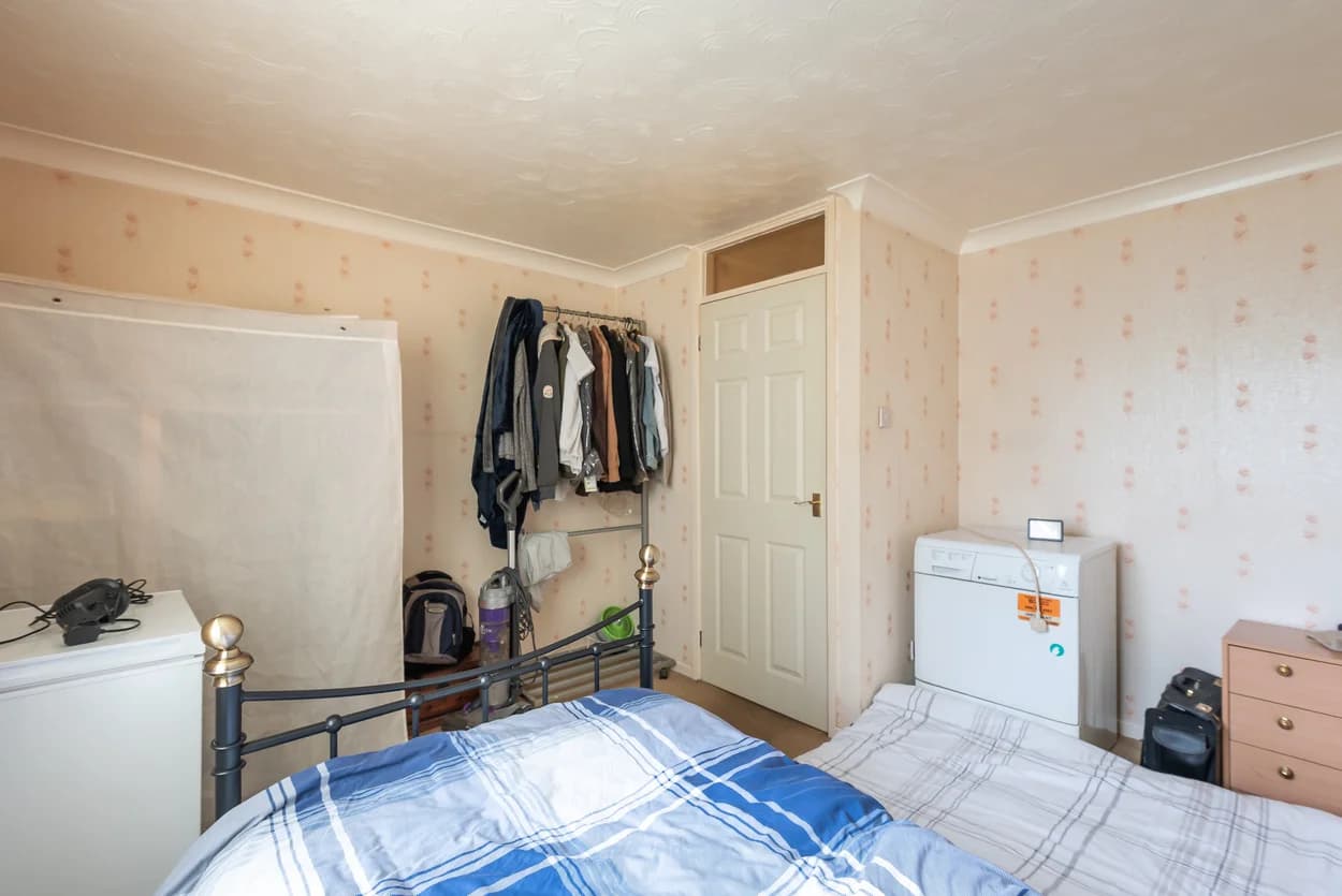 property photo 12 of 18