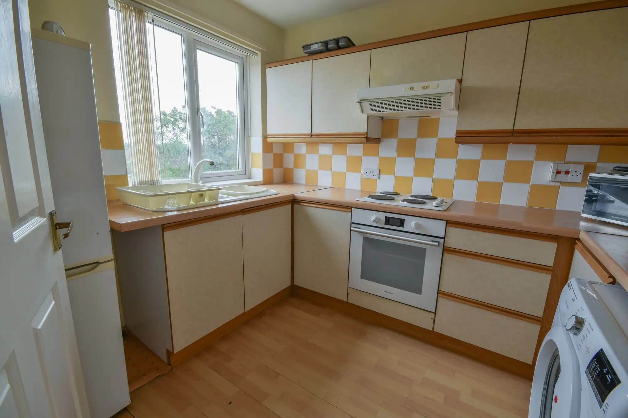 property photo 5 of 14