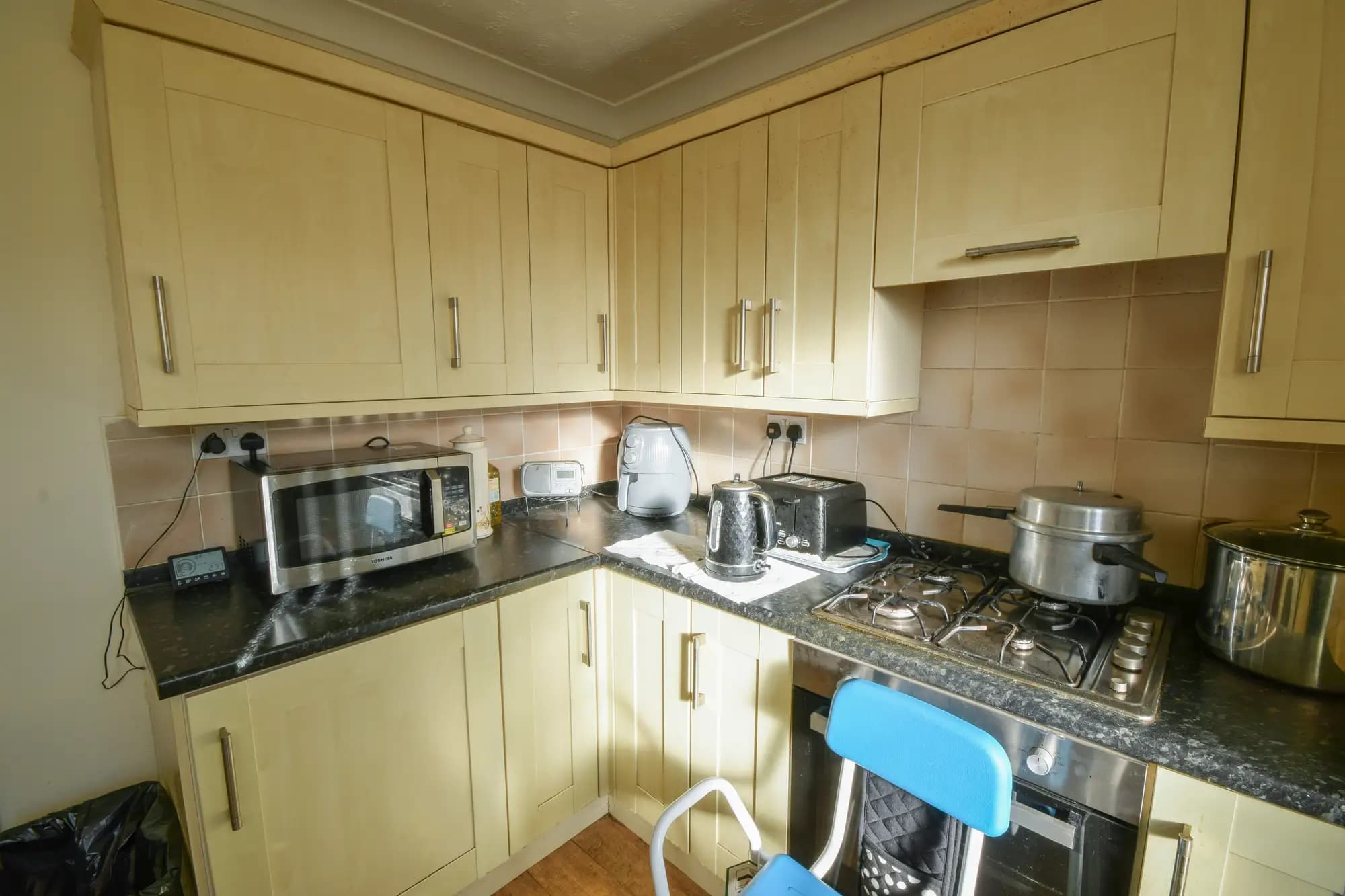 property photo 6 of 20