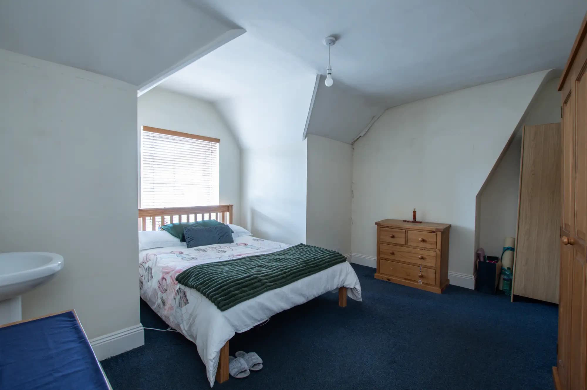 property photo 5 of 25