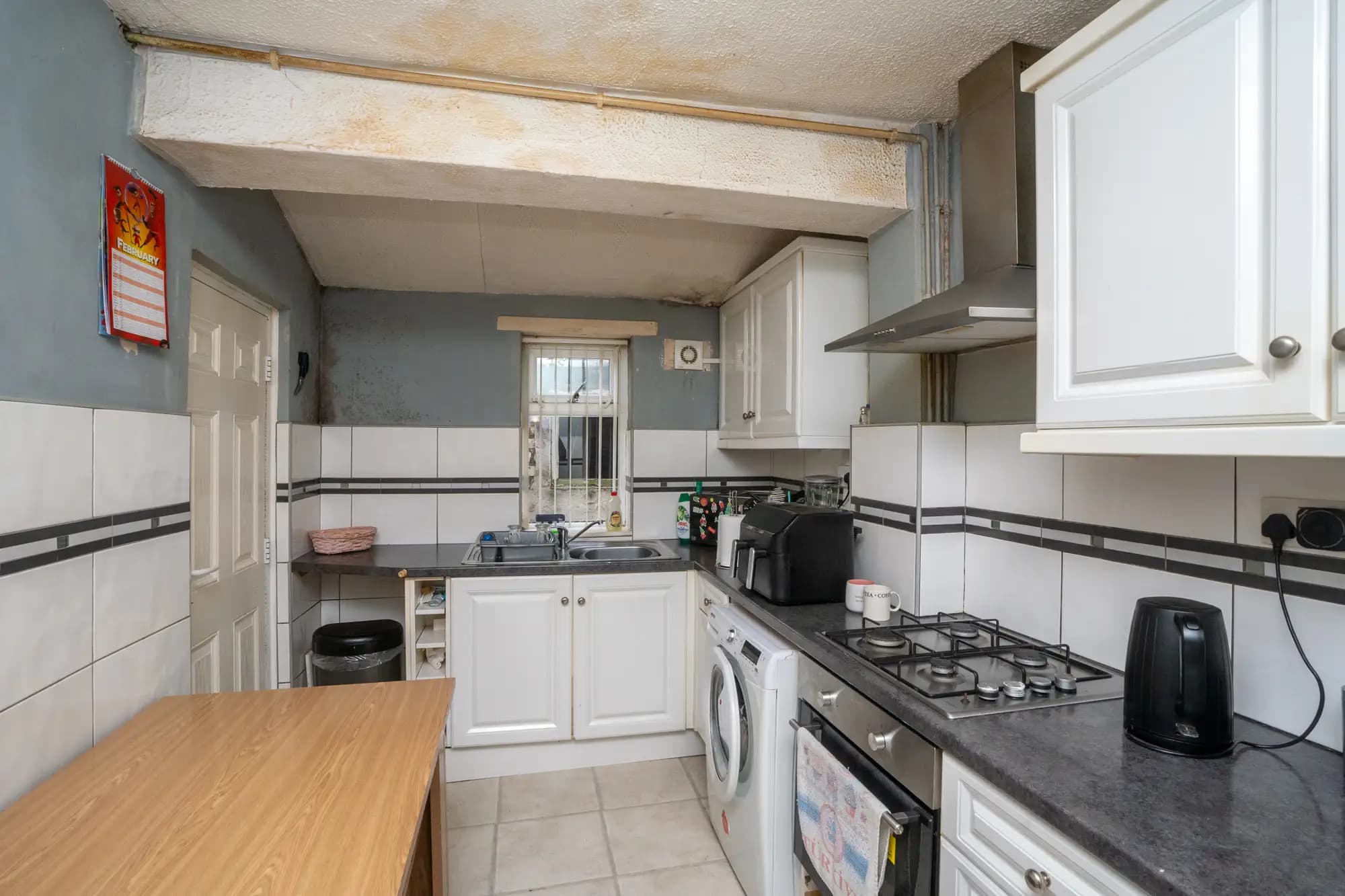 property photo 11 of 27