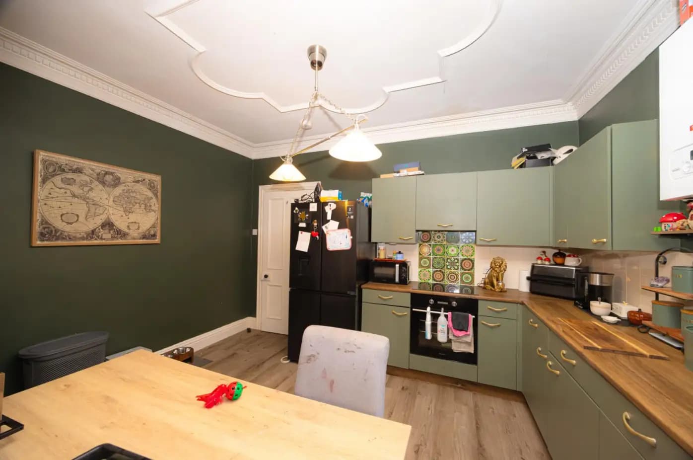 property photo 5 of 34