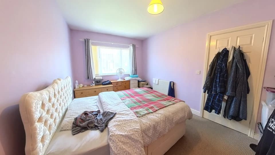 property photo 13 of 17