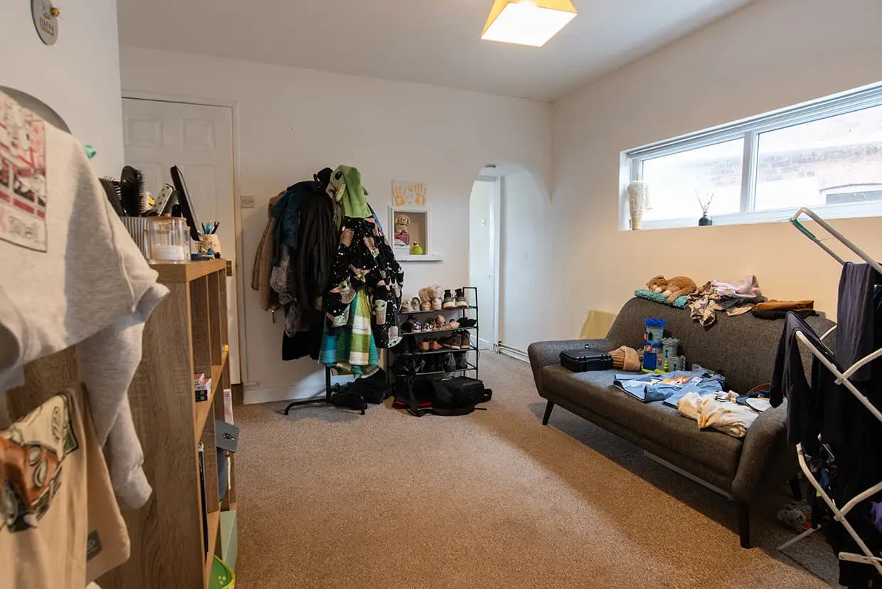 property photo 8 of 25