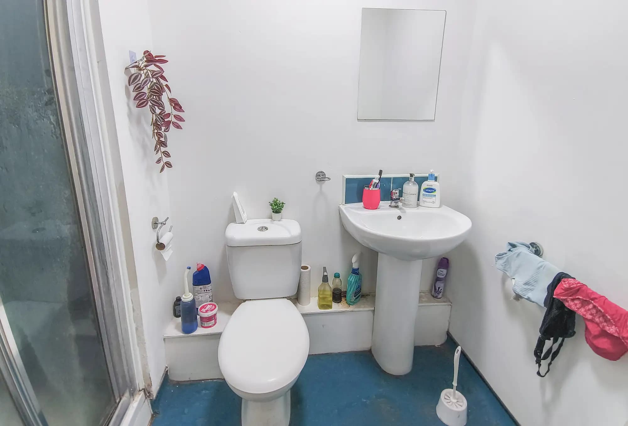 property photo 6 of 12