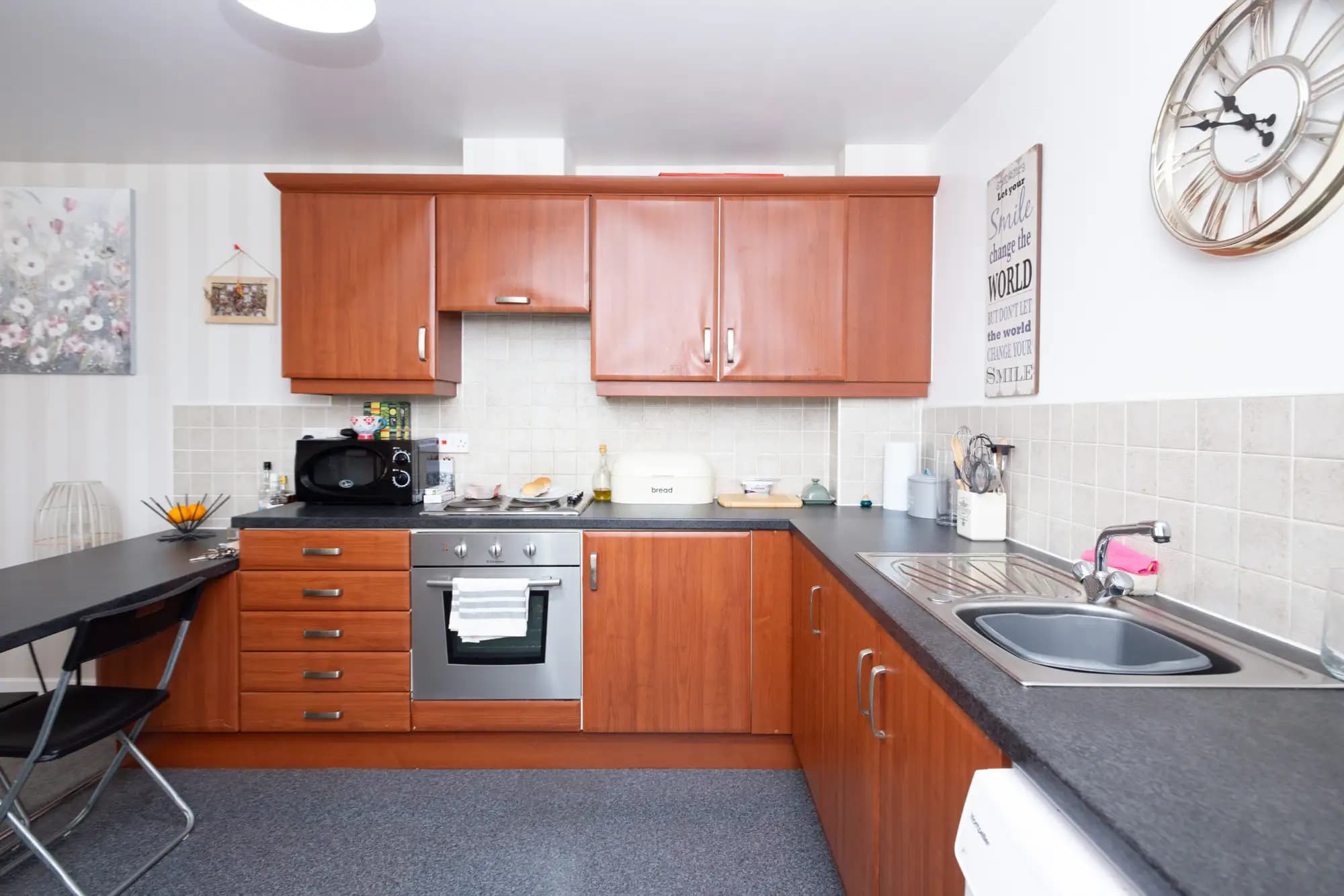 property photo 11 of 16