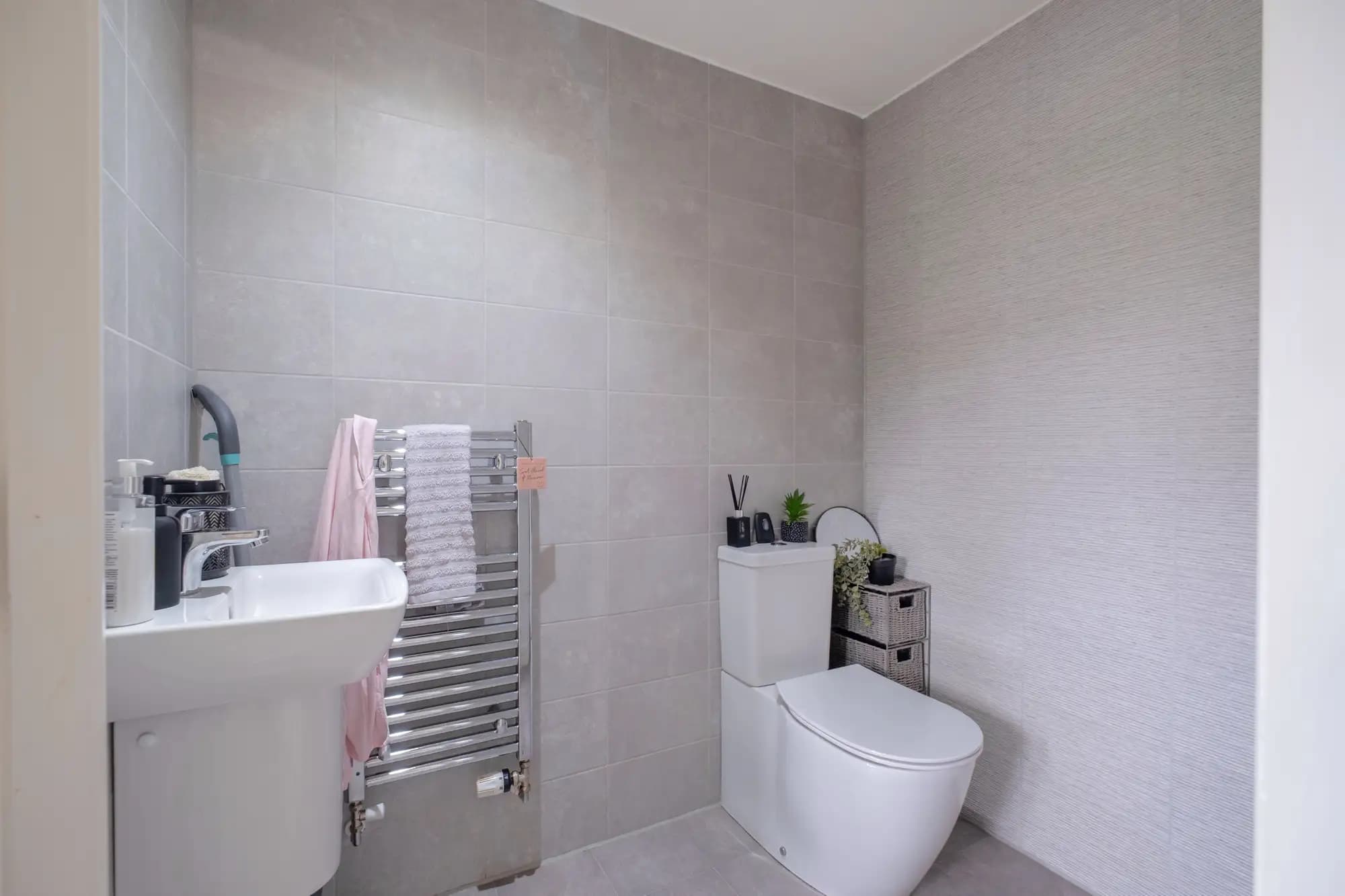 property photo 8 of 25