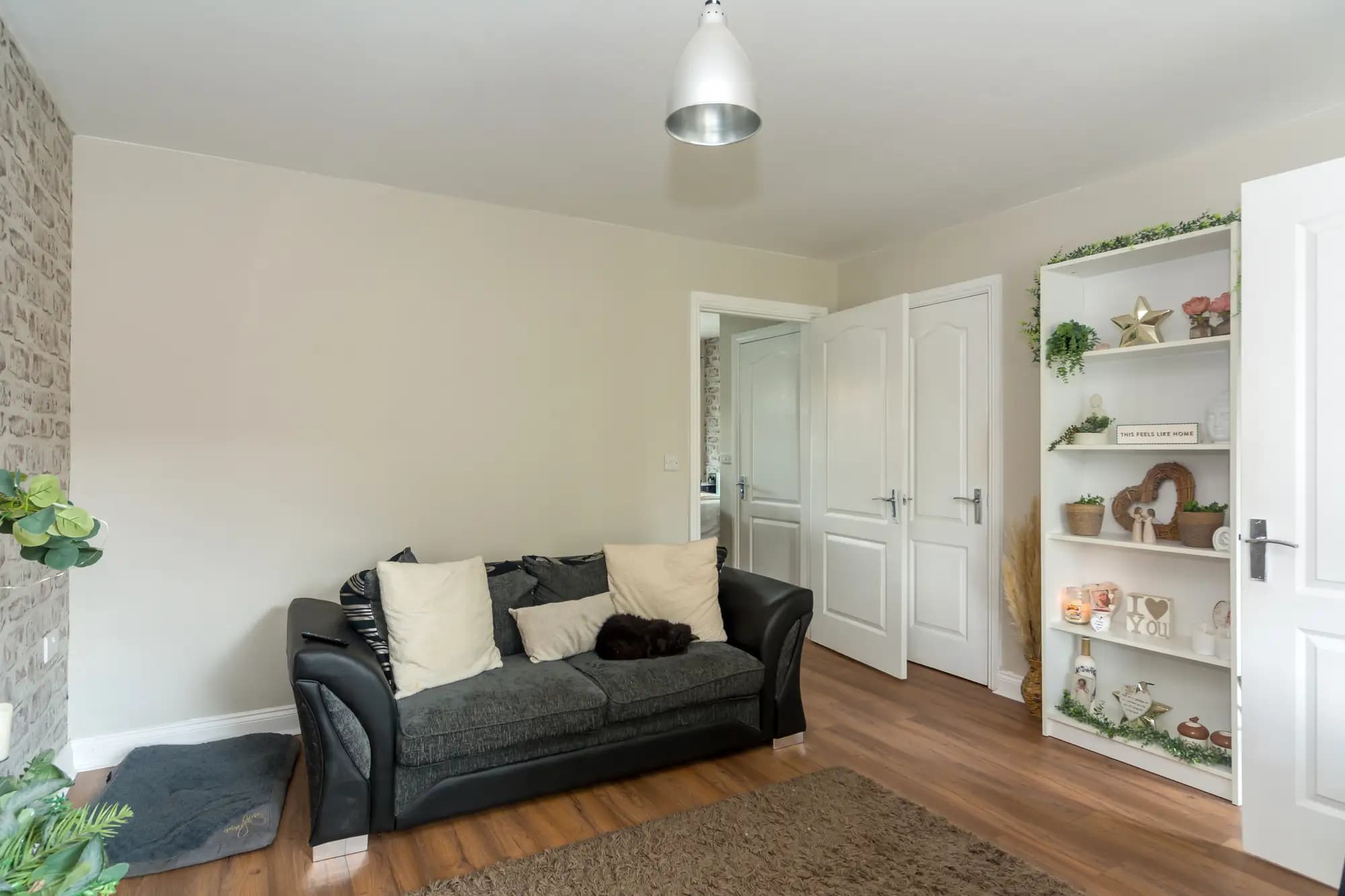 property photo 4 of 36