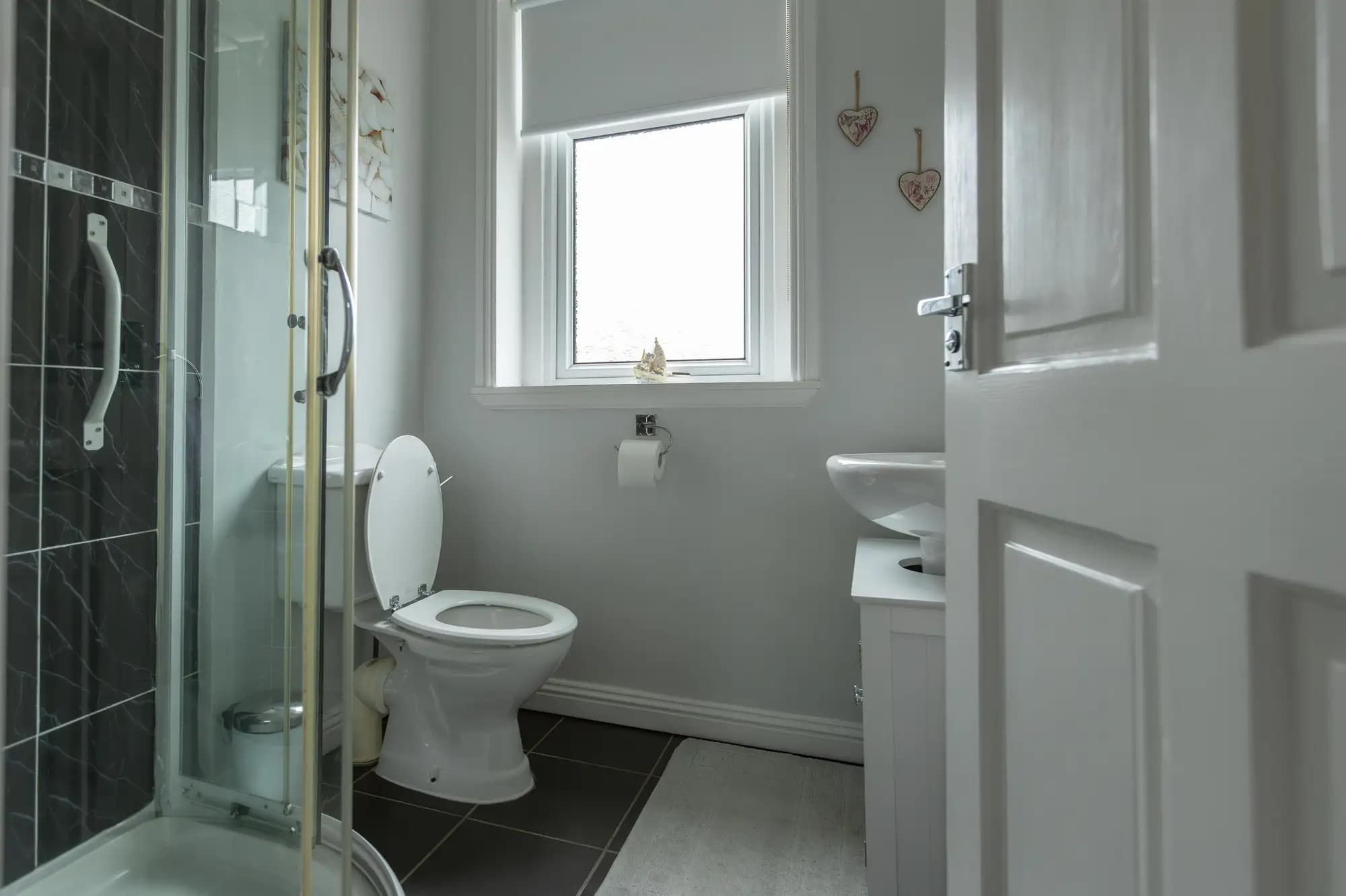 property photo 8 of 17