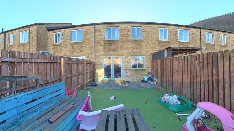 property photo 0 of 37