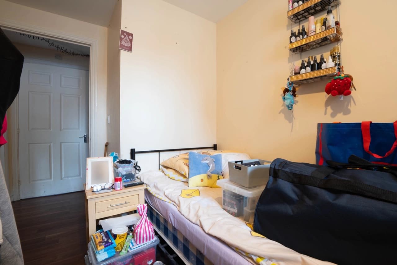 property photo 13 of 18