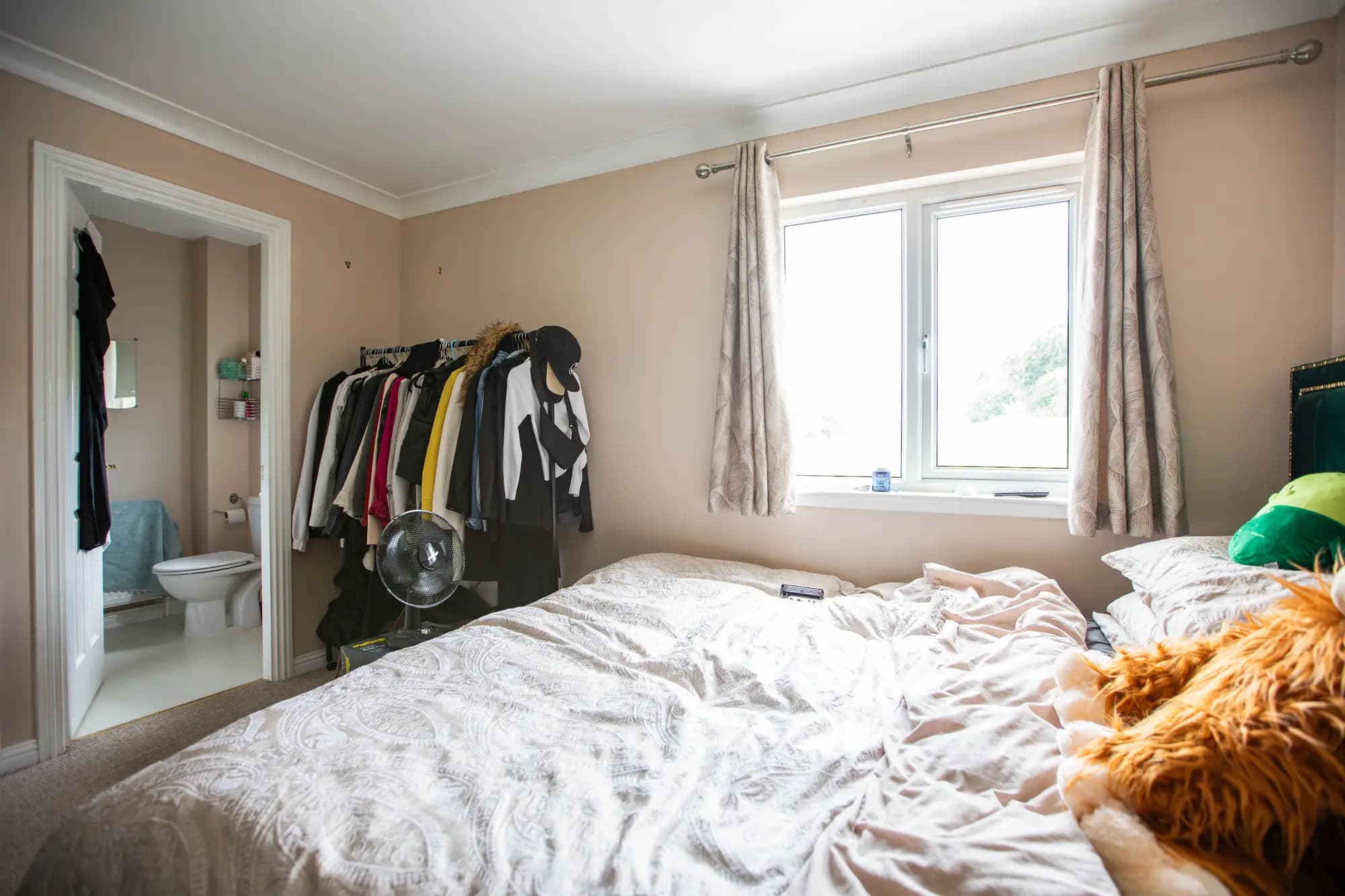 property photo 21 of 38