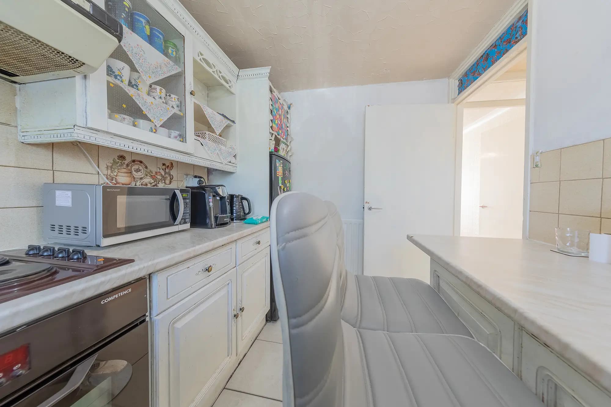 property photo 5 of 16