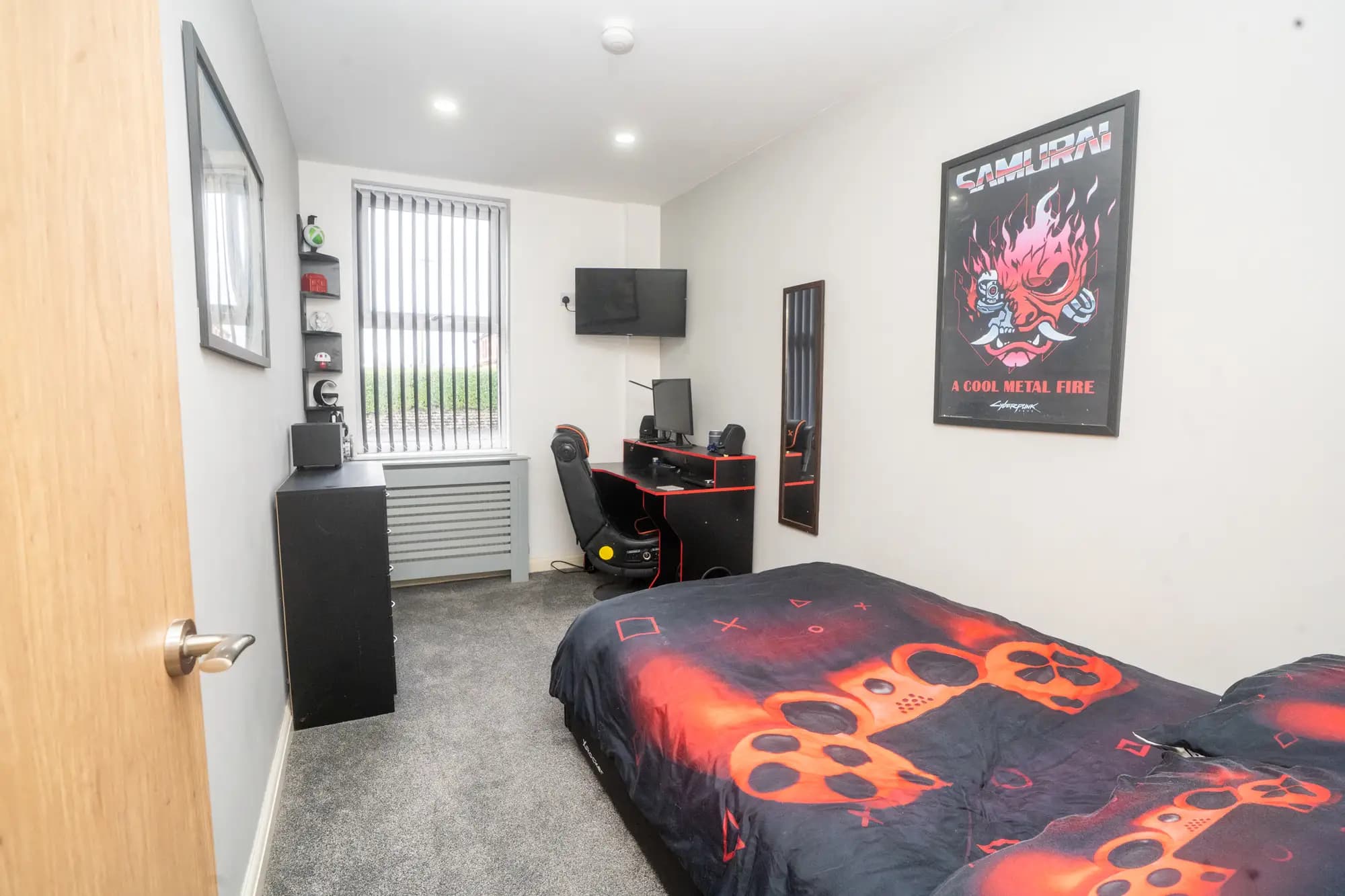 property photo 16 of 19