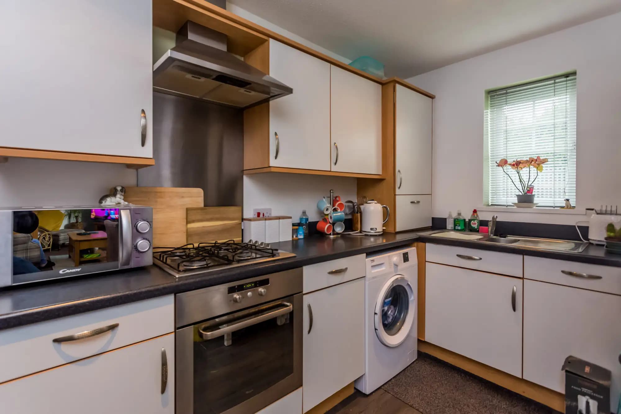 property photo 5 of 15