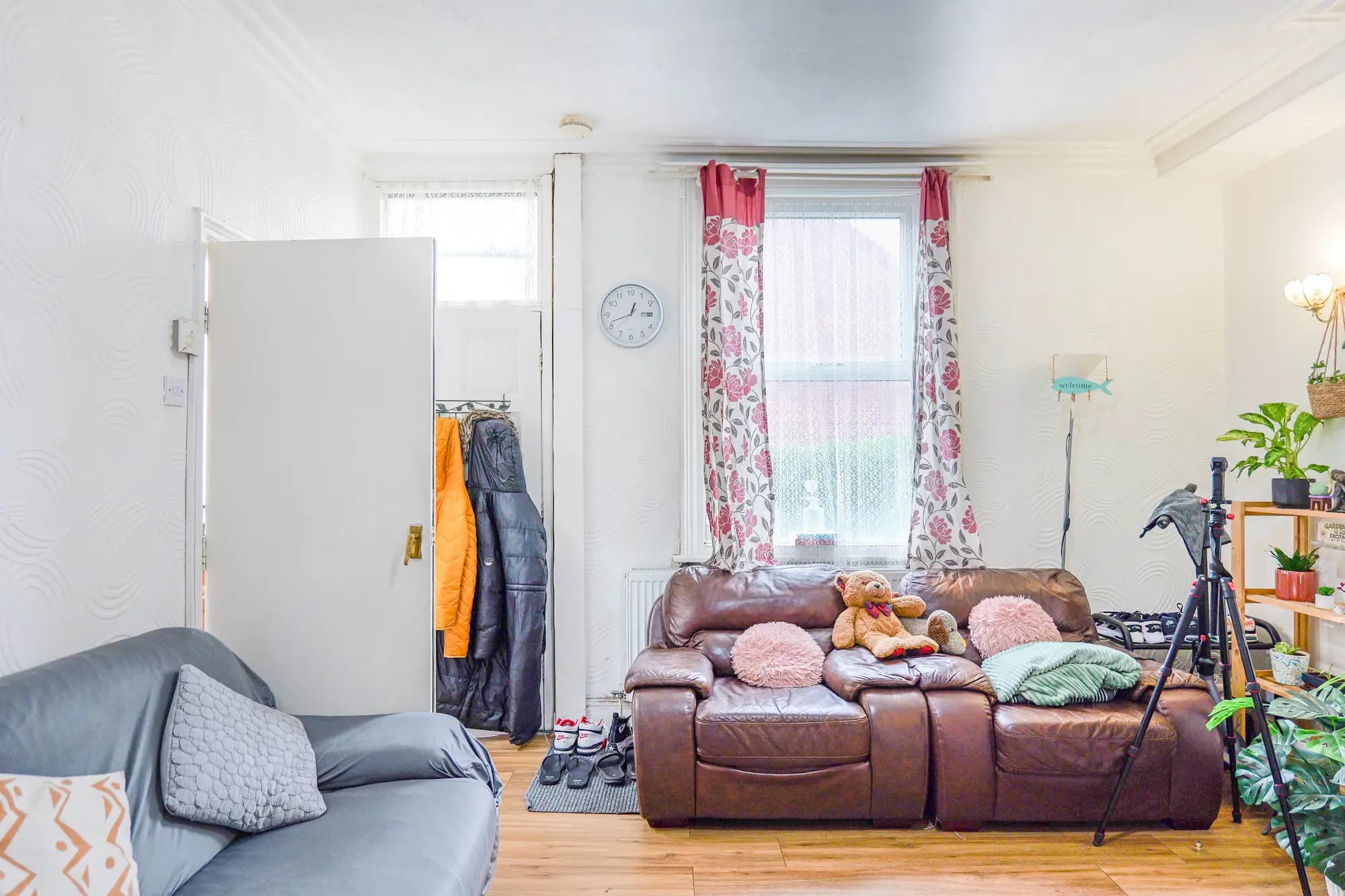 property photo 3 of 24