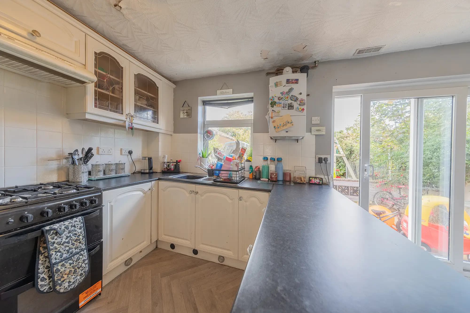 property photo 5 of 16
