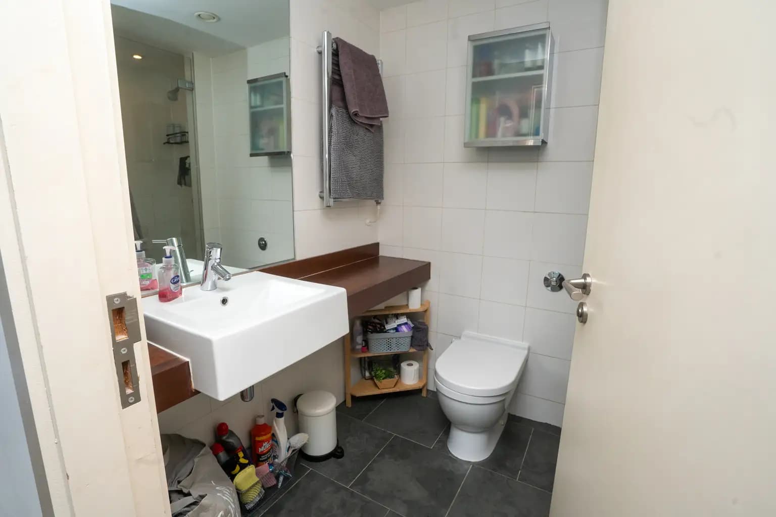 property photo 9 of 17