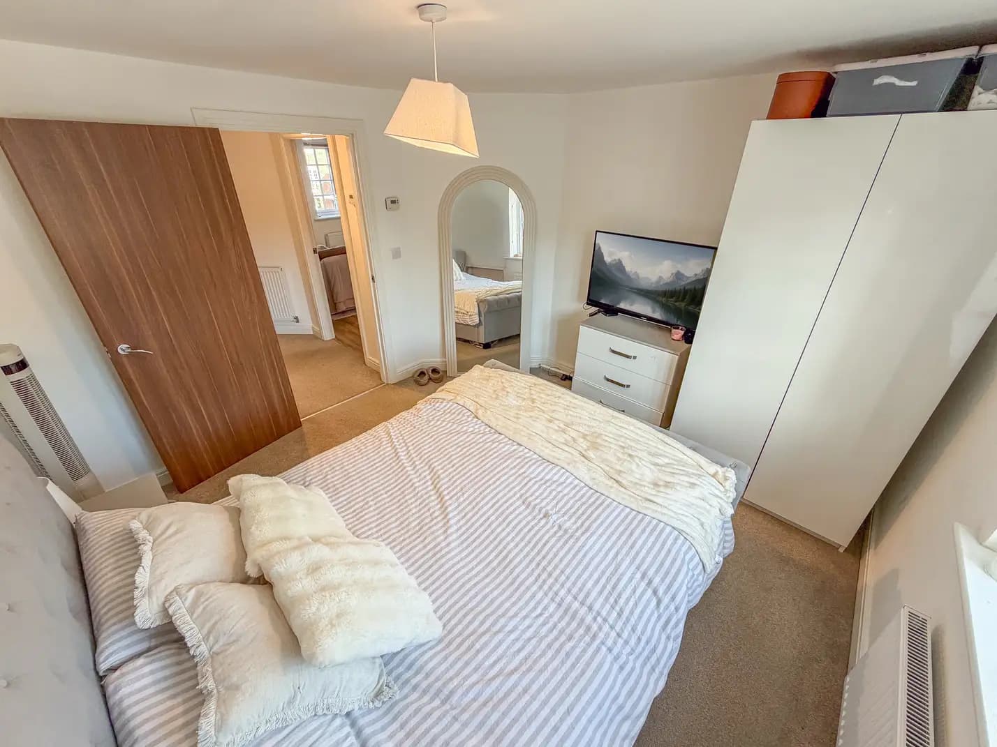 property photo 13 of 17