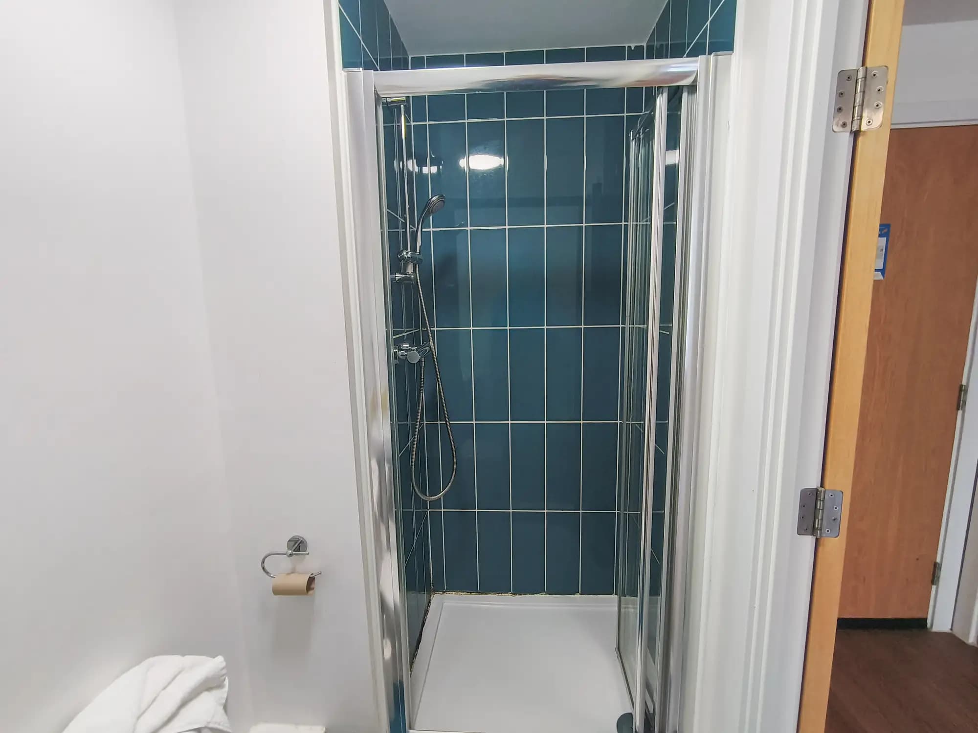 property photo 7 of 9