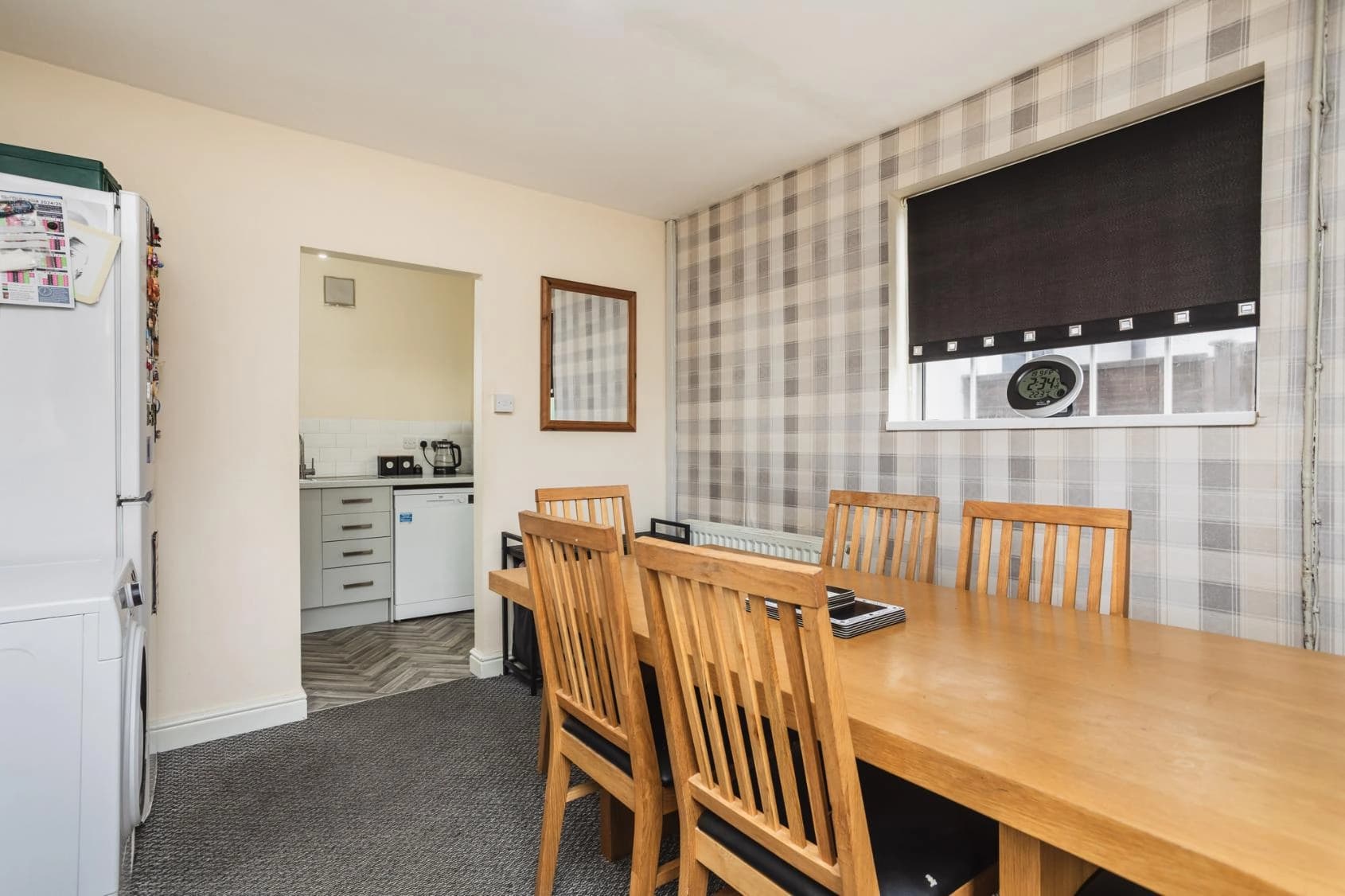 property photo 6 of 17
