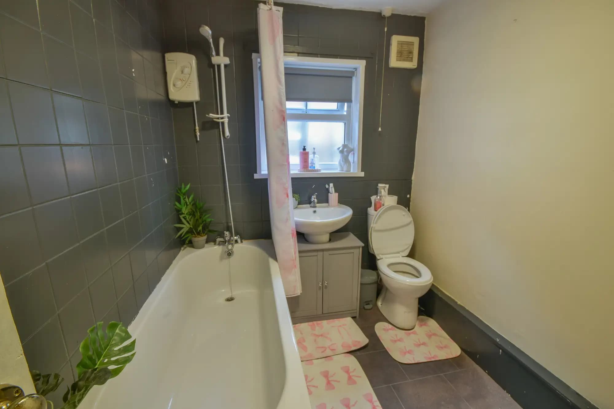 property photo 6 of 15