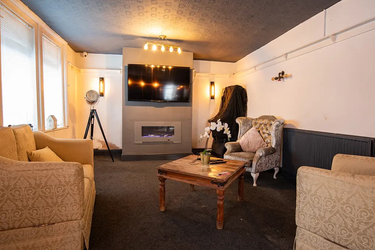 property photo 5 of 58