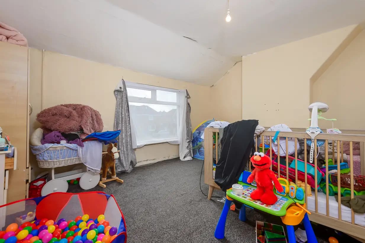 property photo 9 of 20