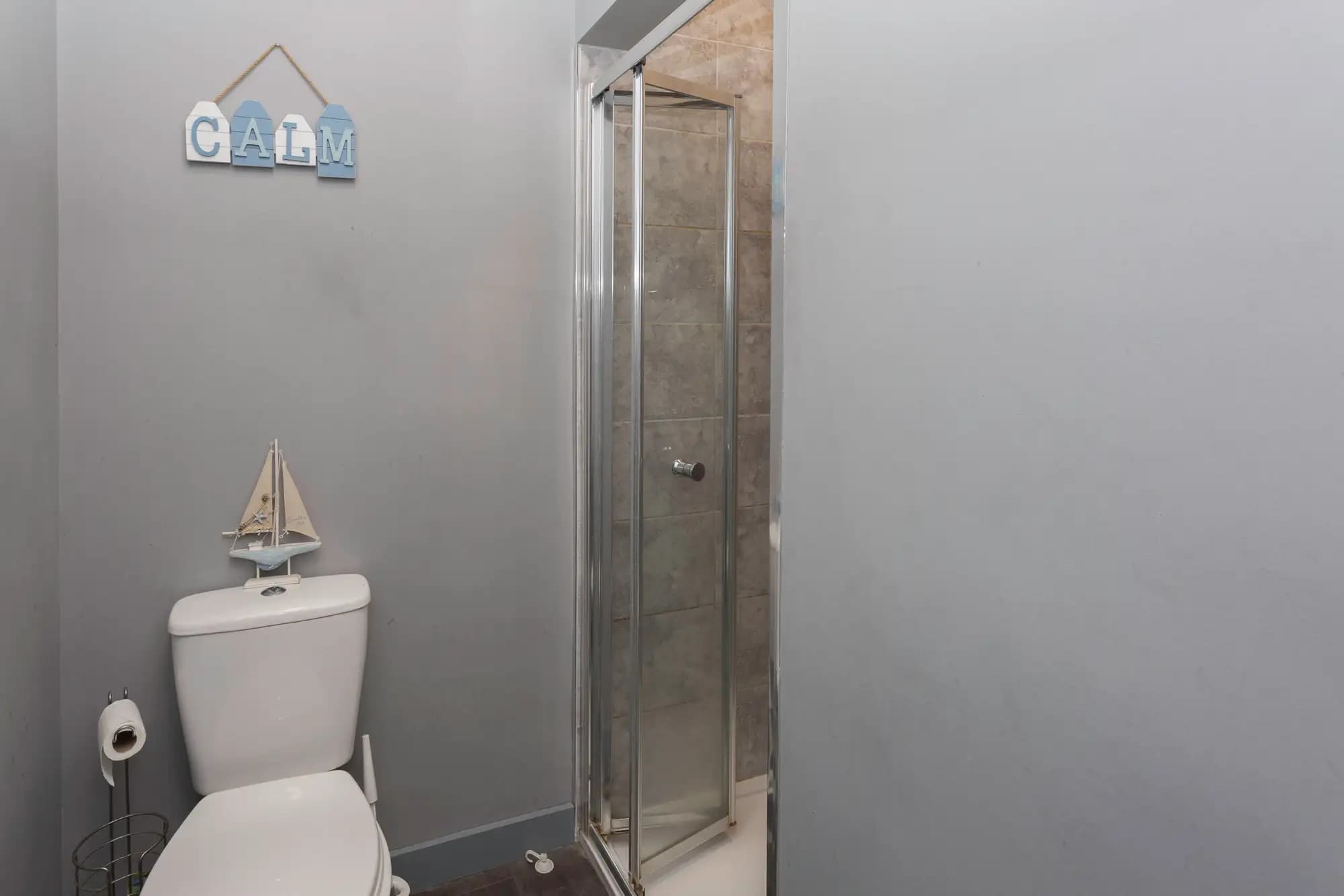 property photo 10 of 28
