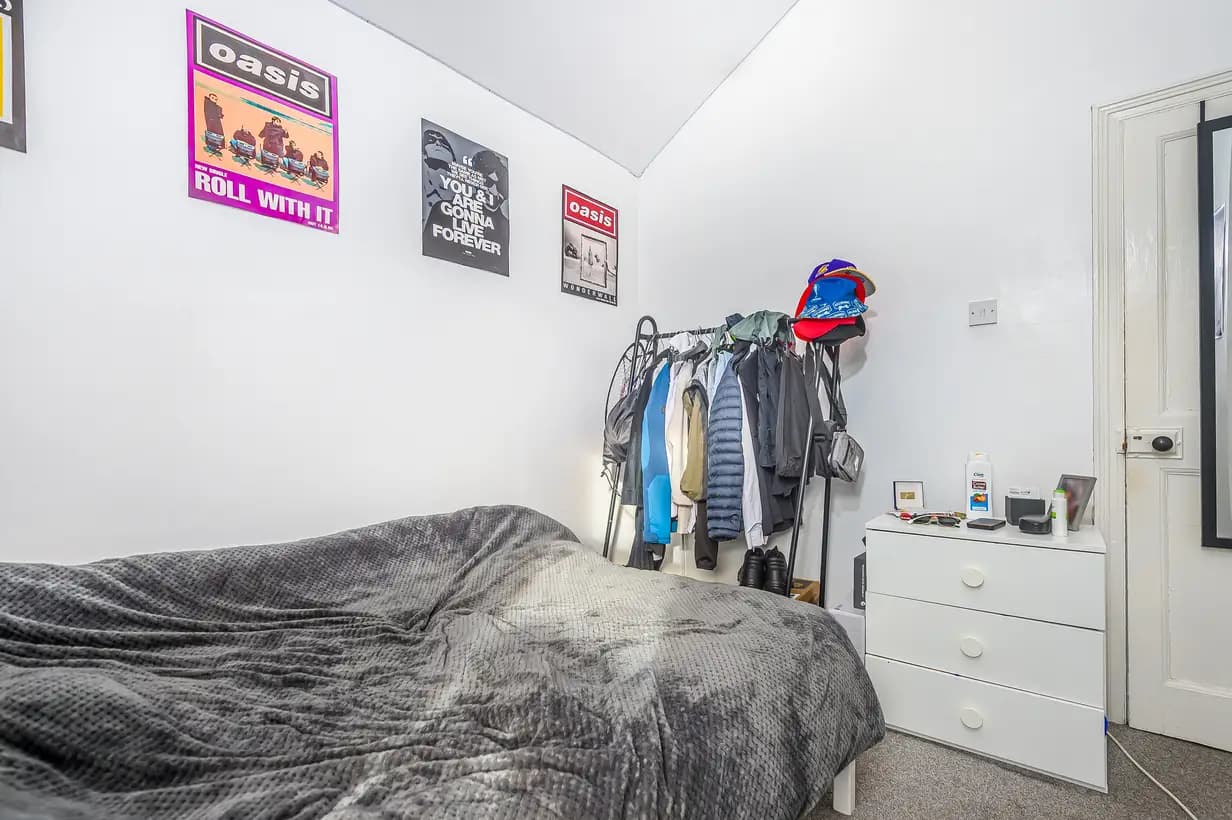 property photo 15 of 25