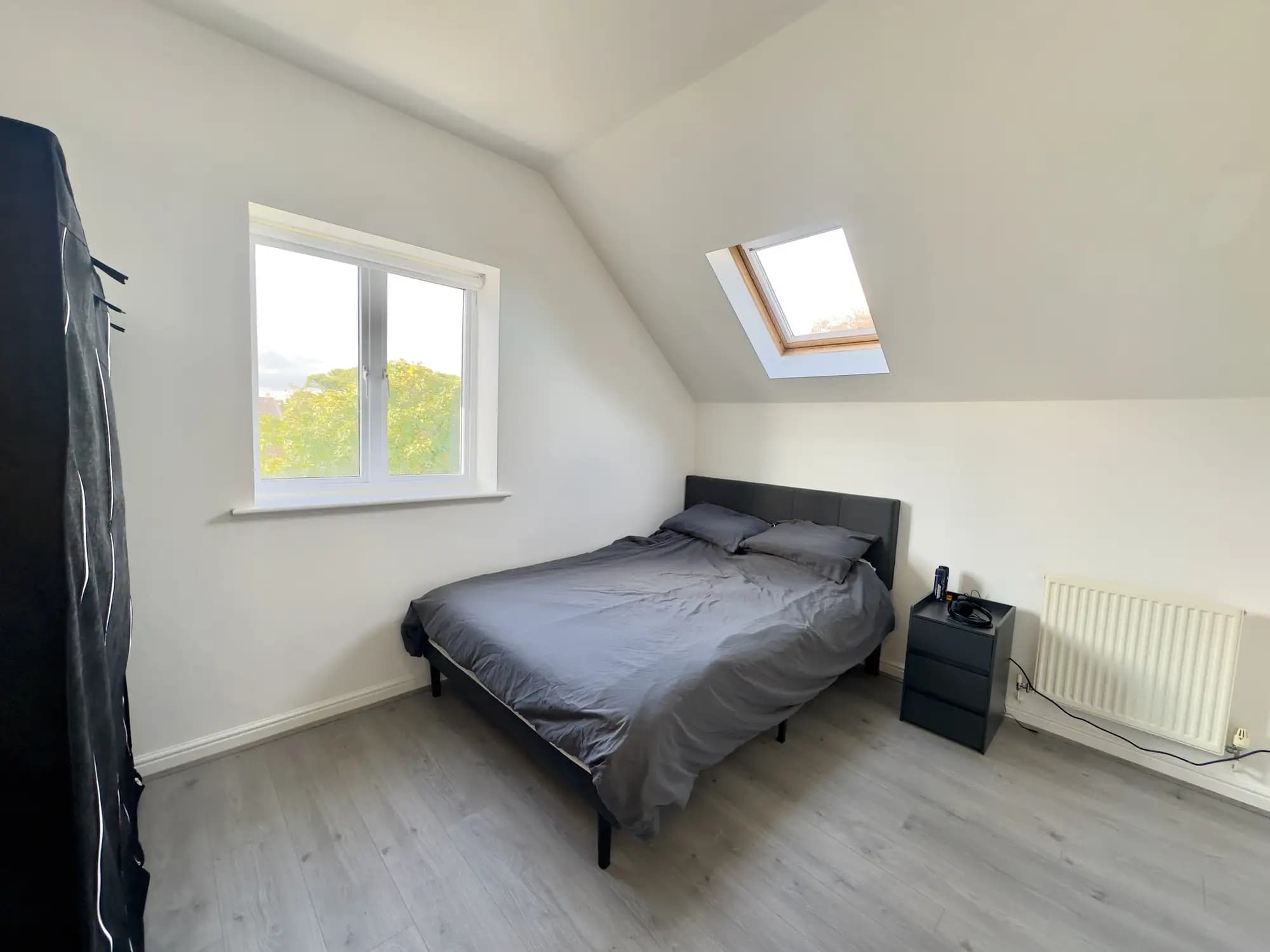 property photo 5 of 11