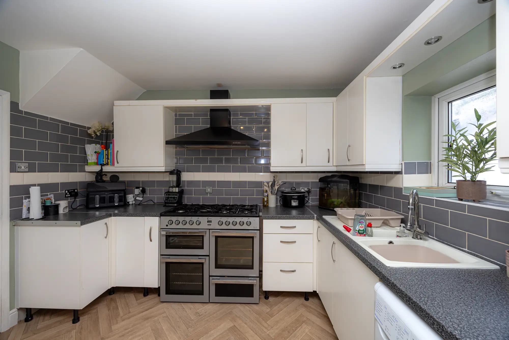 property photo 6 of 30