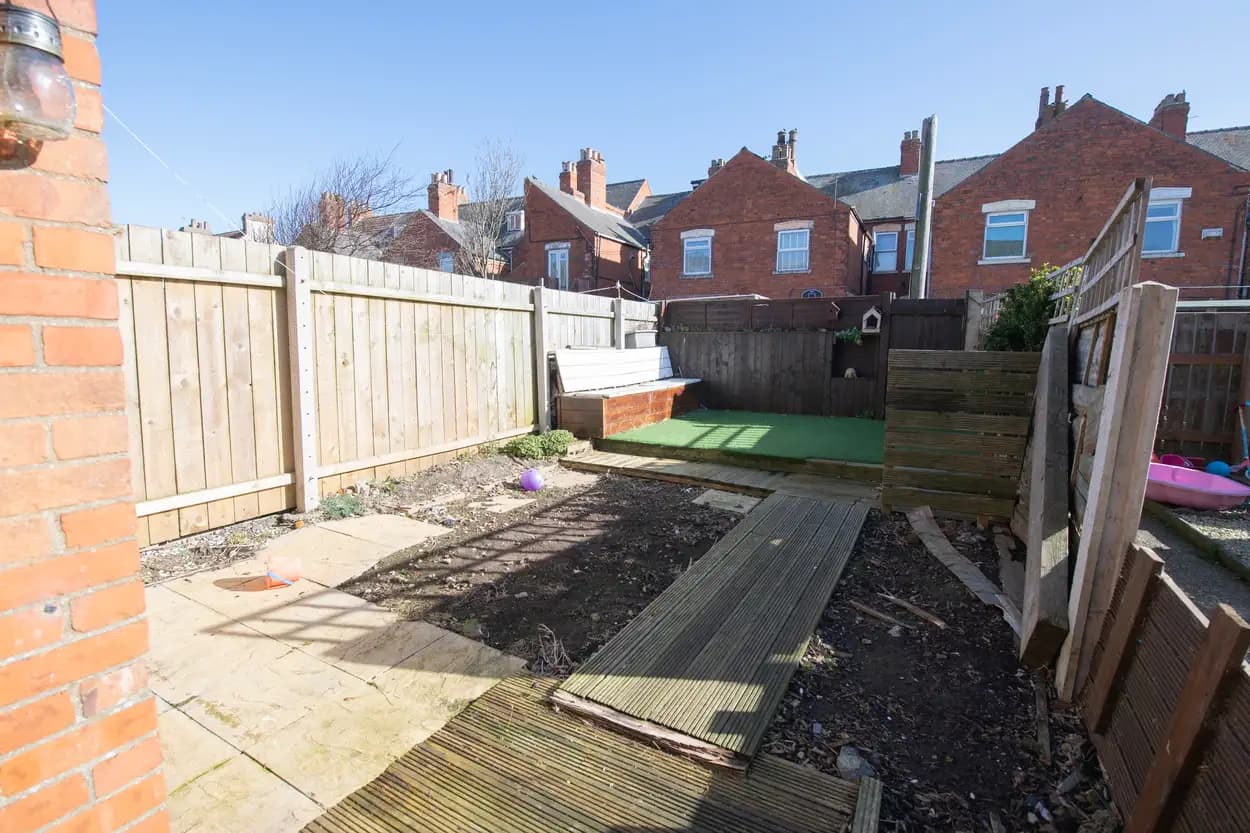 property photo 19 of 38