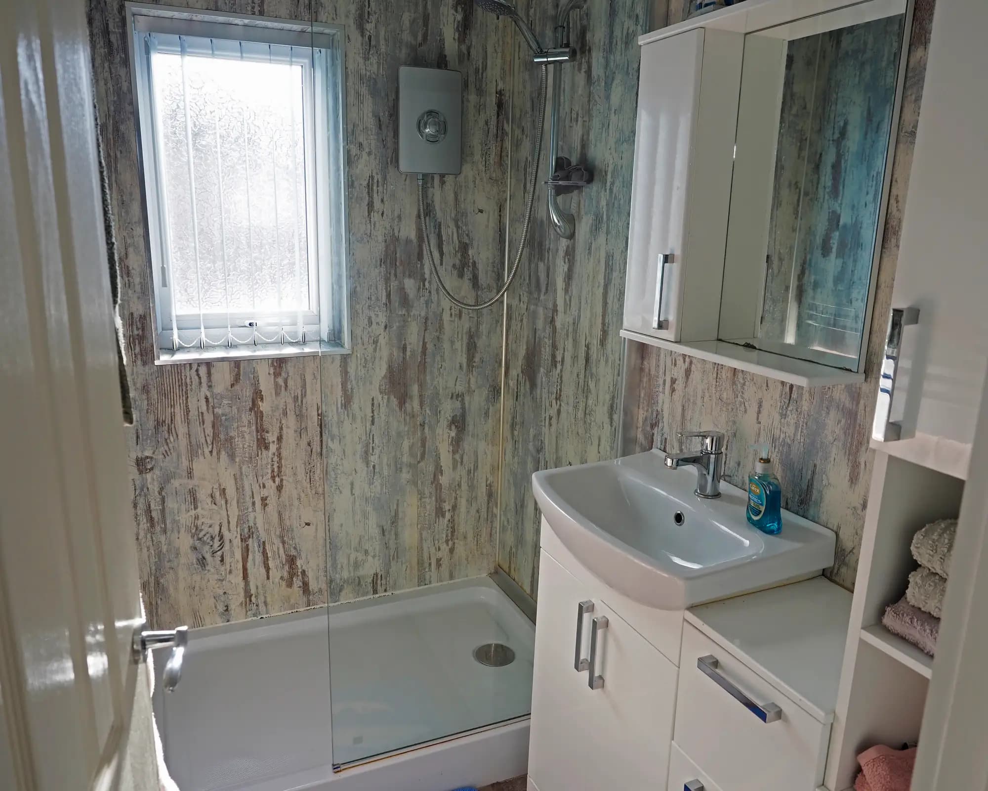 property photo 10 of 25