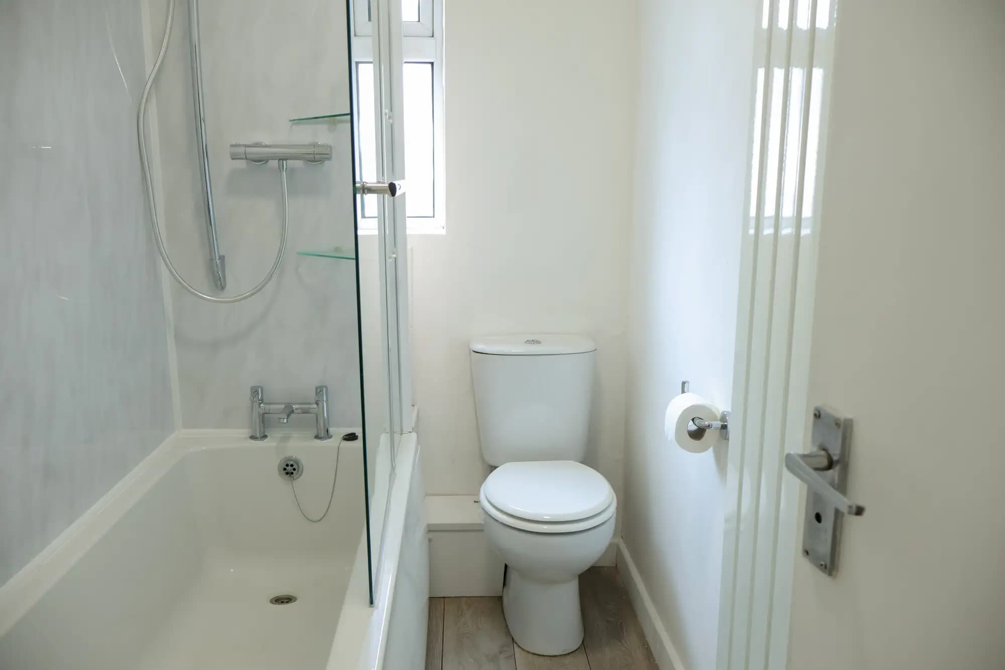property photo 8 of 15