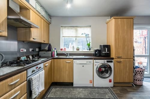 property photo 6 of 17