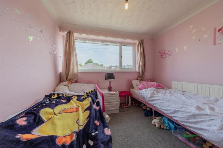 property photo 13 of 28